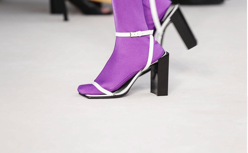 I N K A R L C E R A T I N G RUNWAY / Balenciaga SS17