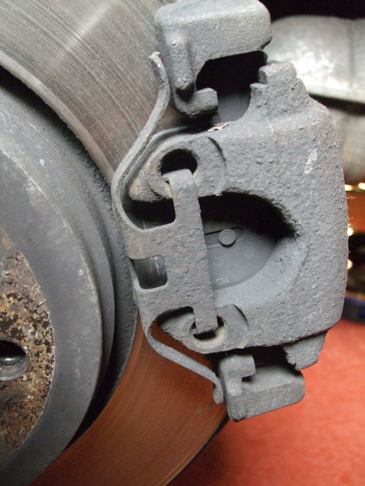 BMW E46 Rear Brake Discs and Pads Replacement