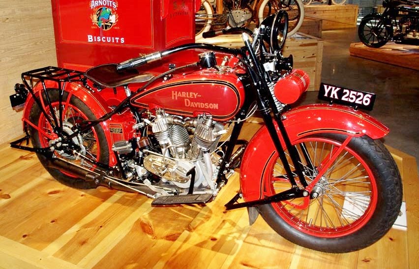 1925 - HARLEY JD - 74 POUCES CUBE - MOTEUR F HEAD