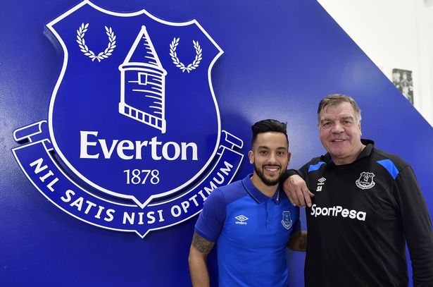Everton completes Theo Walcott move from Arsenal