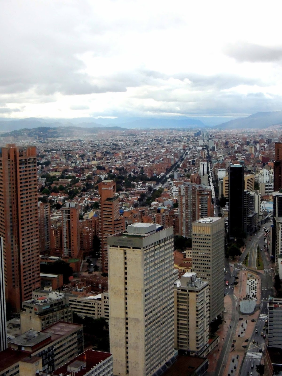 La Torre Colpatria es un sitio para hacer turismo en Bogotá