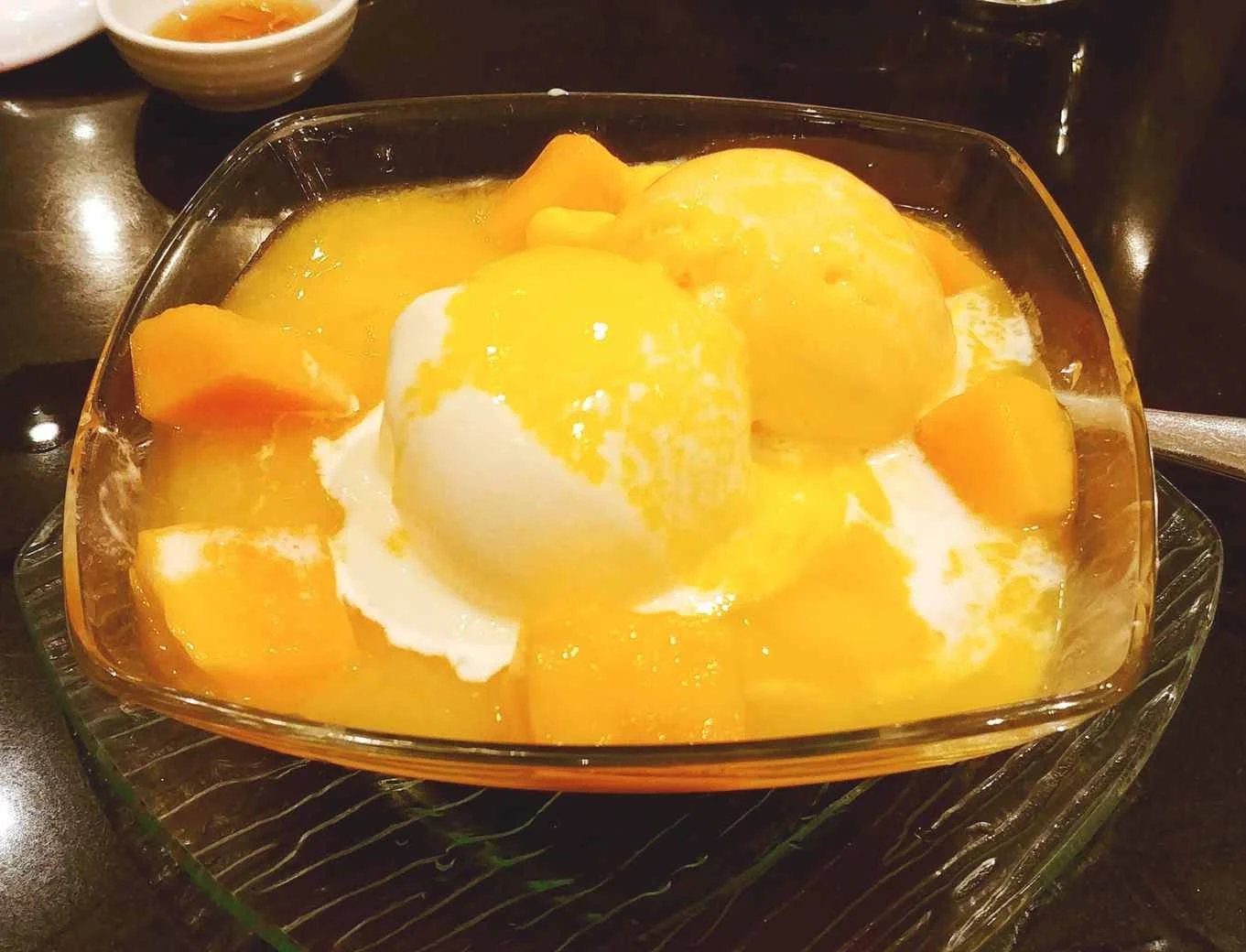 Lugang Cafe's Milked Custard with Mango