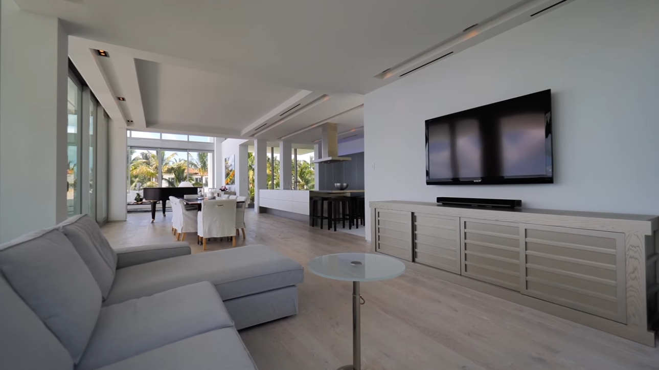 29 Photos vs. 3550 Matheson Ave | Miami - Contemporary Bayfront Property - Luxury Home & Interior Design Video Tour 29 Photos vs. 3550 Matheson Ave | Miami - Contemporary Bayfront Property - Luxury Home & Interior Design Video Tour