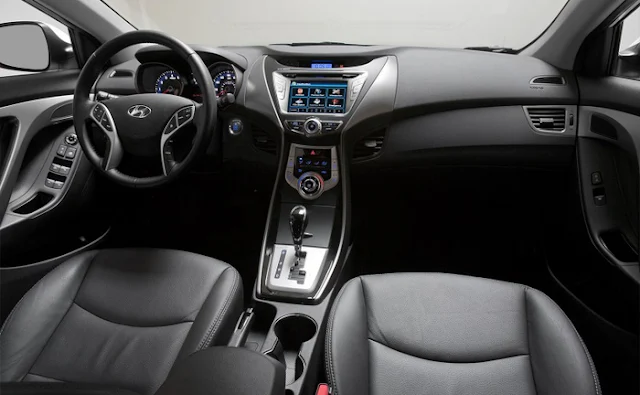 Hyundai Elantra 2012 - interior