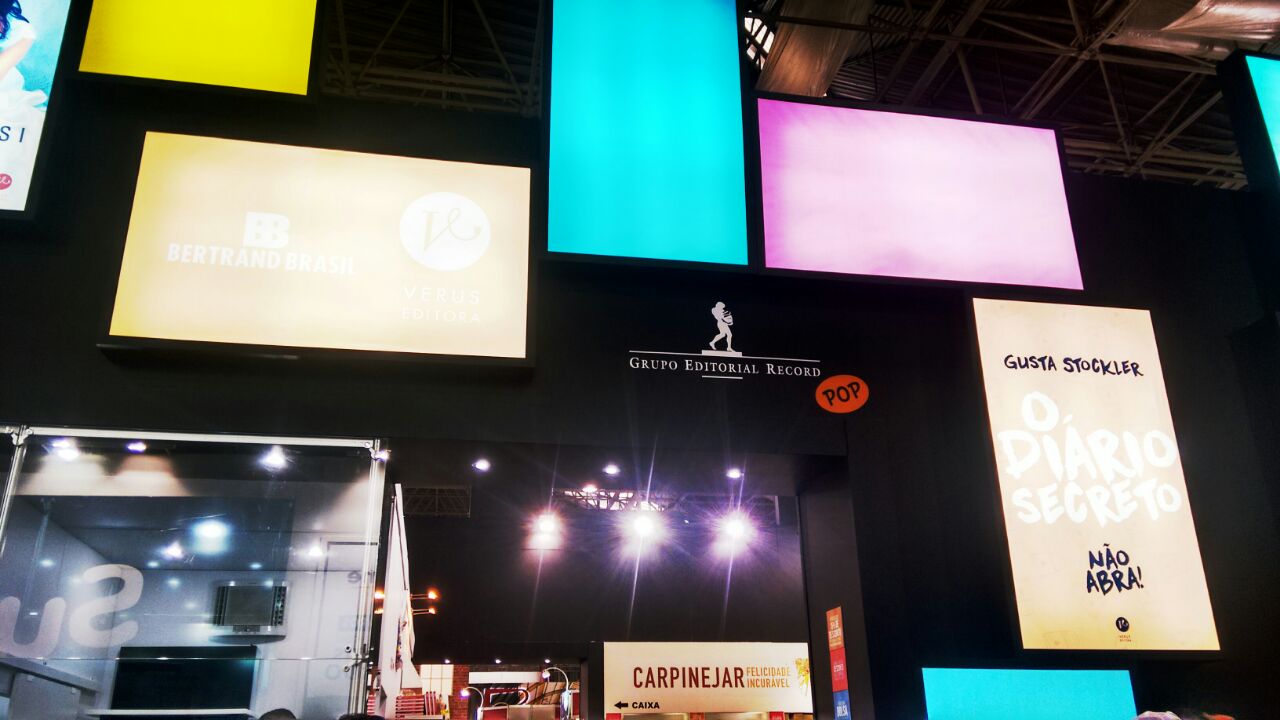 Estande GER Bienal 2016 Grupo Editorial Record Bienal 2016-Fórmula do Amor