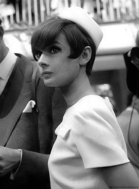 Read Girly Quotes: Audrey Hepburn- Happiness