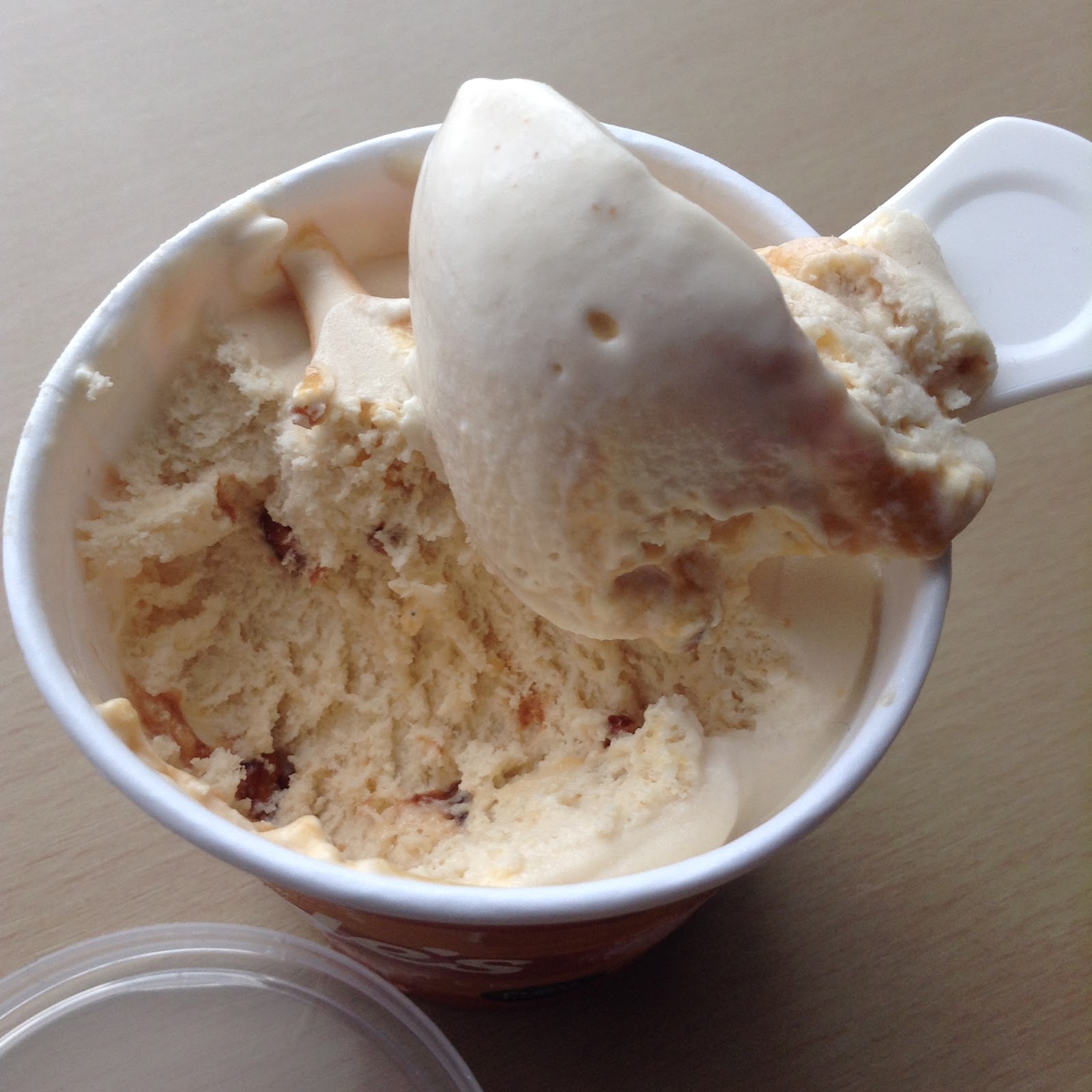 Jude's Brown Butter Pecan Dairy Ice Cream Review