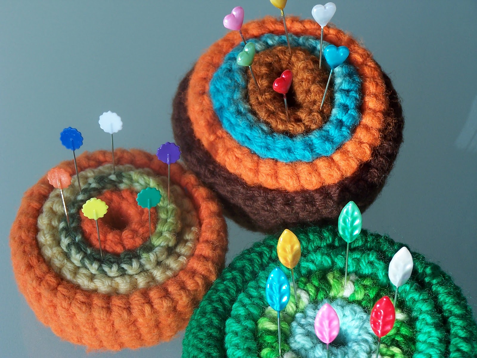 Reminisce... vintage knitted pincushions