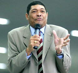 Valdemiro Santiago, fundador da Igreja Mundial
