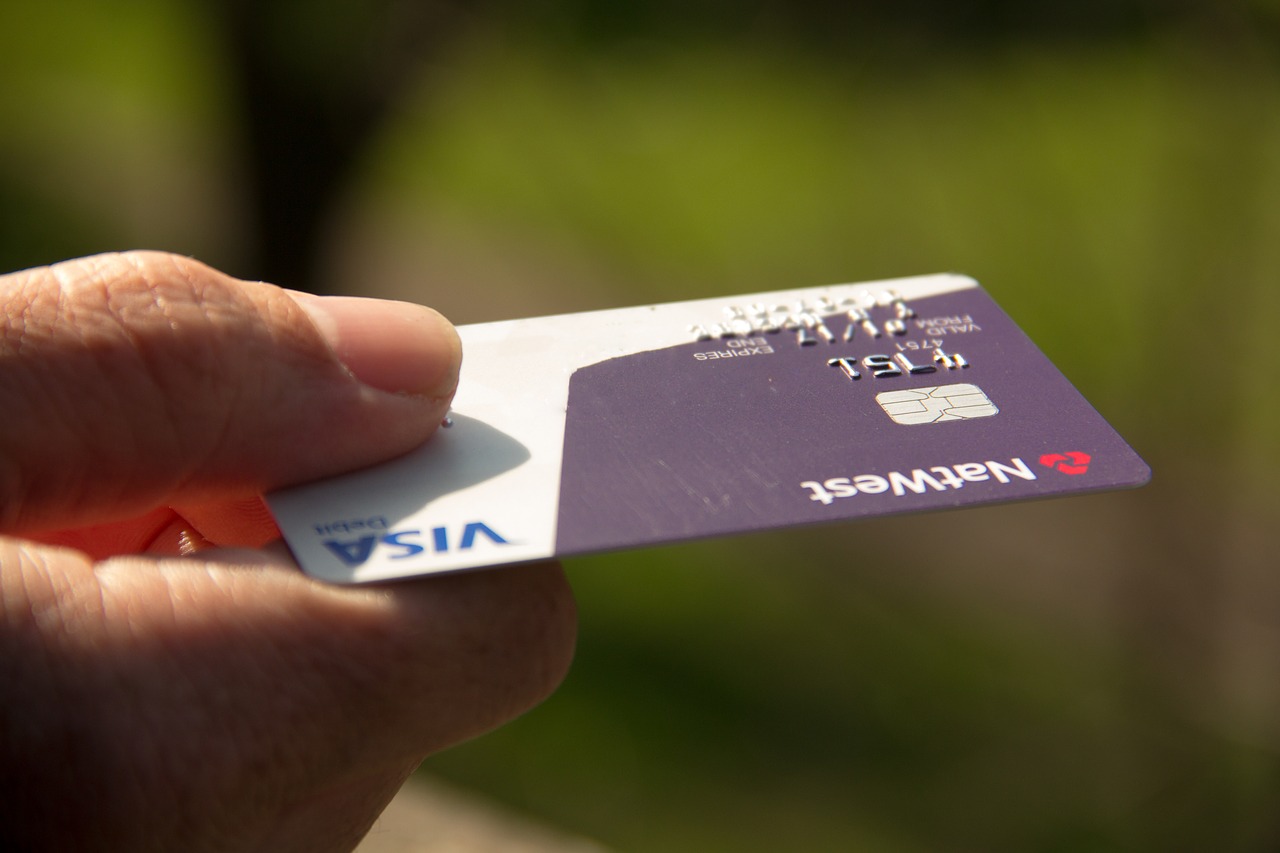 Crypto: Coinbase Launches Crypto Visa Debit Card for UK ...
