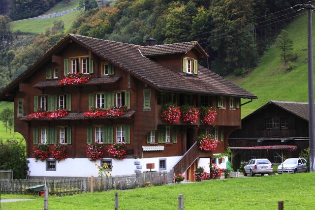 Chalet Swiss