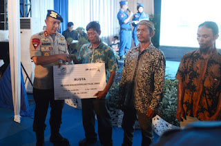 Cirebon Power dan Polairud Berikan Asuransi Gratis ke Ribuan Nelayan Cirebon Cirebon Power dan Polairud Berikan Asuransi Gratis ke Ribuan Nelayan Cirebon