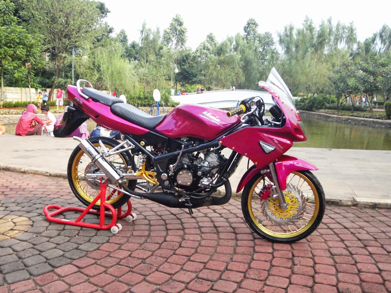 Koleksi Foto Modifikasi Motor Kawasaki Ninja 150 Rr Terlengkap