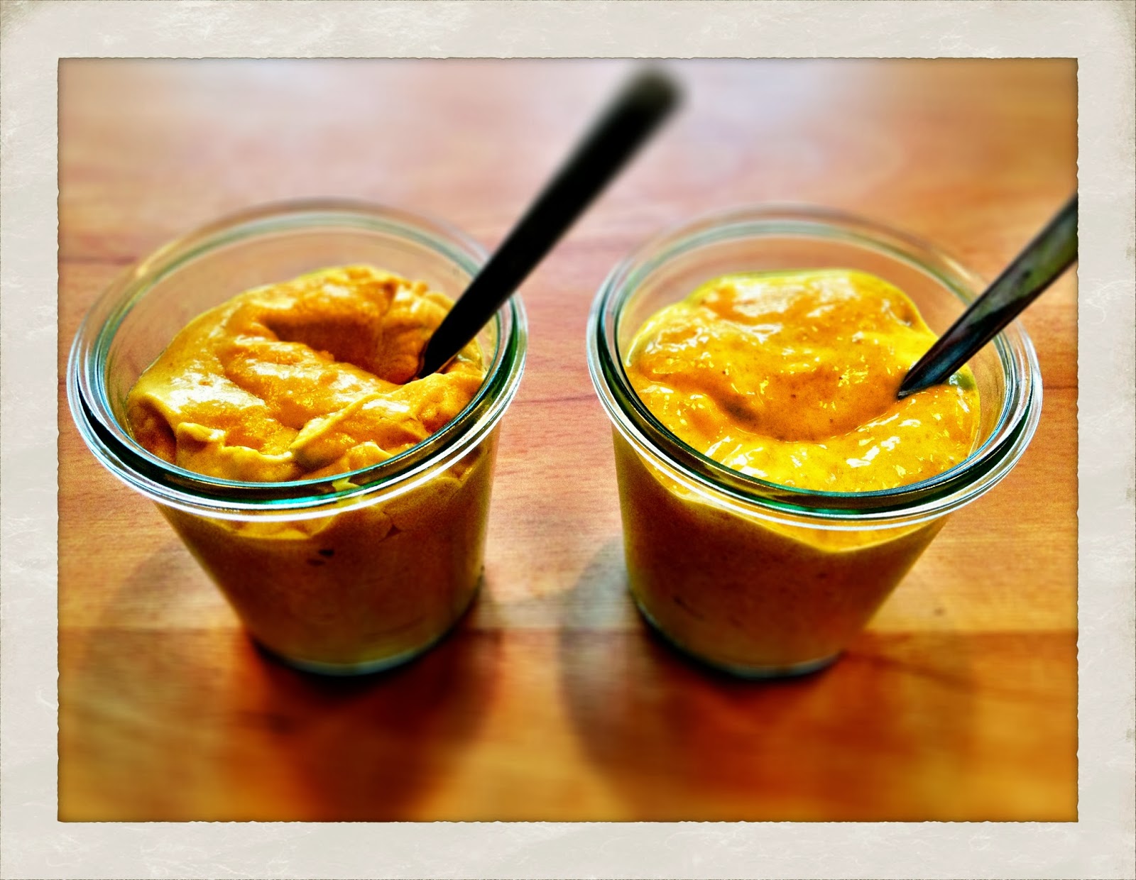 Groni&amp;#39;s Kitchen: Curry-Bananen-Dip und Curry-Erdnuss-Soße (Saté)
