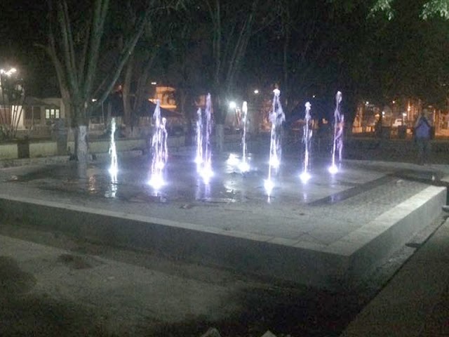 Air Mancur Warna-Warni di Taman Kota Alun-alun Majalaya 