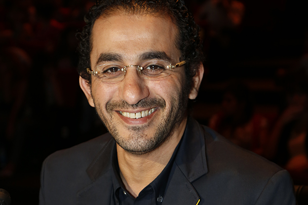 البوم صور البرنس احمد حلمي | Ahmed Helmy بجودة عالية مع صوره نادره لوالده الراحل صور احمد حلمي | Ahmed Helmy - سوشيال ميديا بالعربي