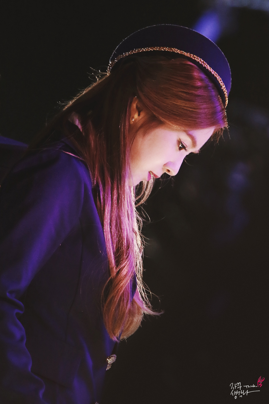 비쥬얼 리즈 찍은 제복입은 레드벨벳 아이린.jpgif | 인스티즈