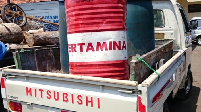 Petugas Amankan 800 Liter BBM Bersubsidi di Jembrana