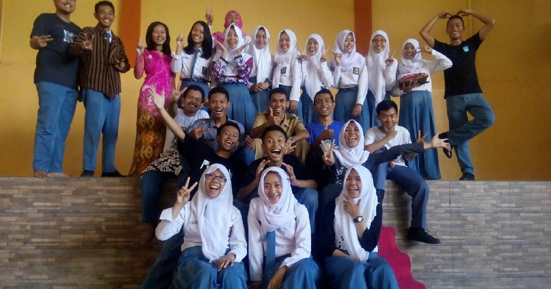 Tulisan Kachau Naskah Drama Basa Jawa Keong Emas (Keong