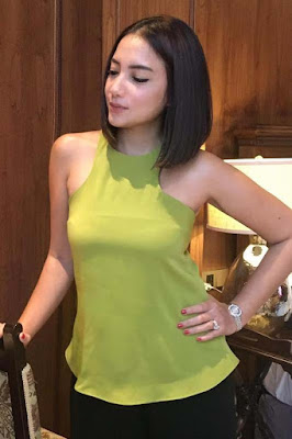 foto seksi dan panas Tia Ivanka Tia Ivanka ukuran dada toket kecil