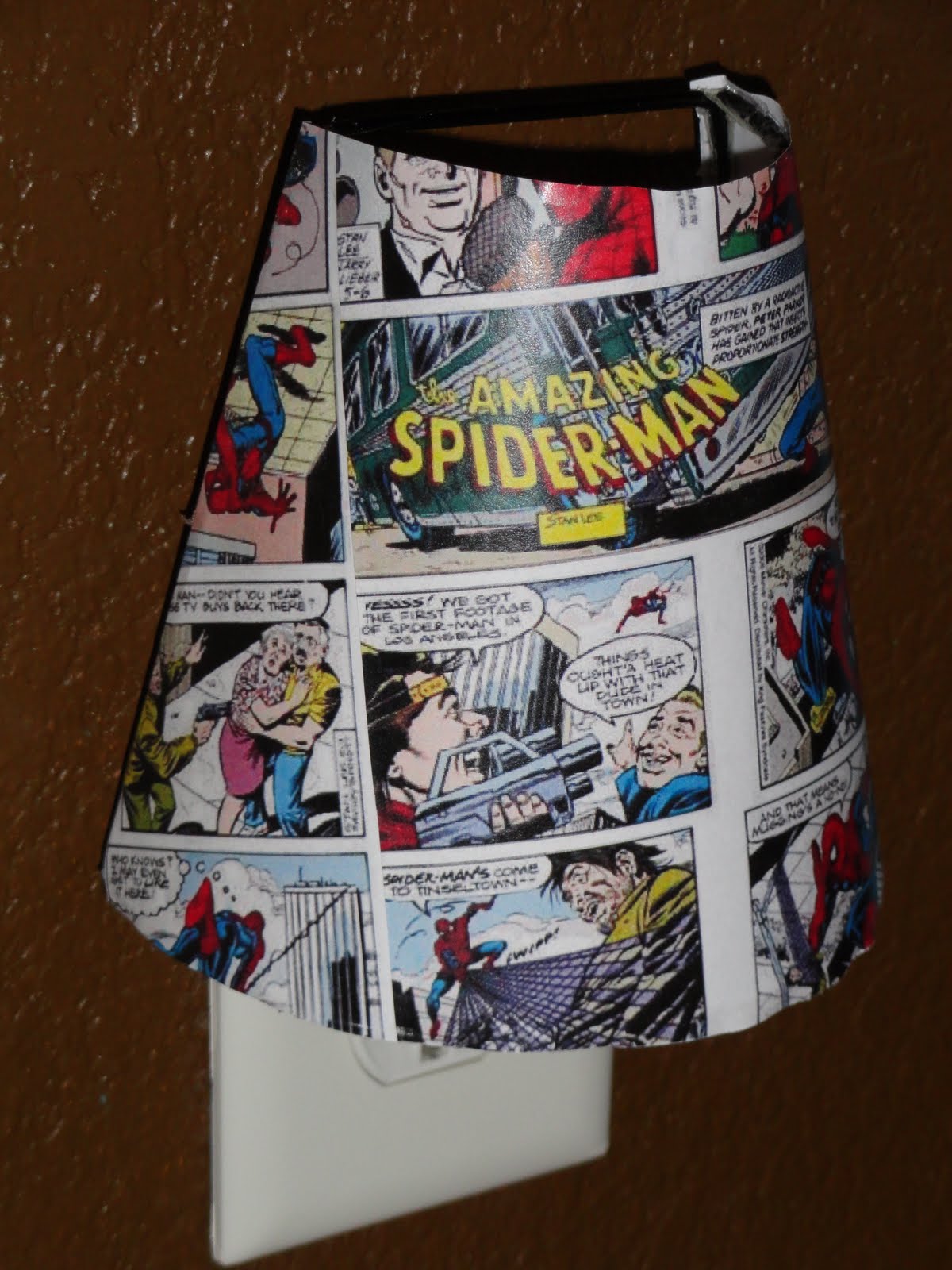 SpiderMan Inspired Party | DIY Comic Book Letters - via BirdsParty.com