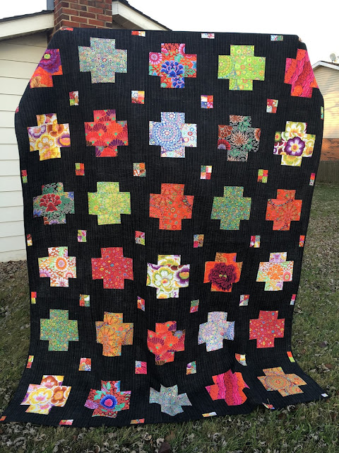 Busy Hands Quilts: Kite Flight Lap Quilt {a Finish!}