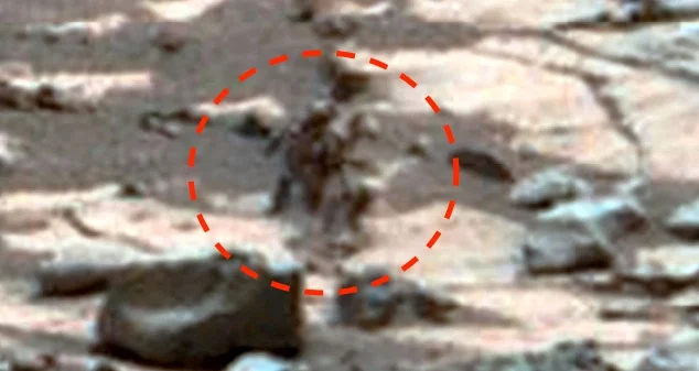 Strange figures on a Martian photo (2)