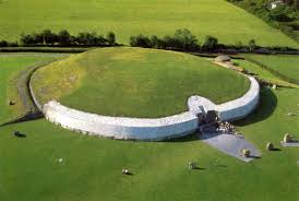 Makam Megalitikum Kuno Newgrange di Irlandia