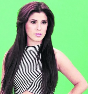 Yahaira Plasencia Foto de Yahaira Plasencia más delgado y pelo negro