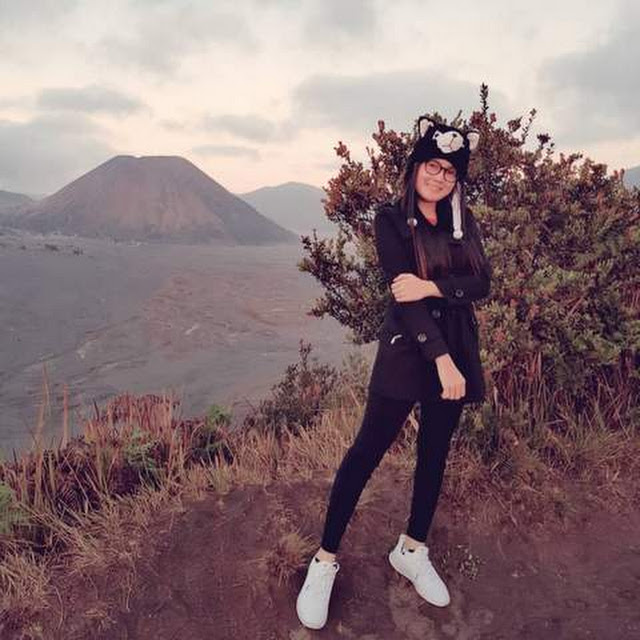 Lirik Lagu Esem Lan Guyumu Nella Kharisma Lirik Lagu Dunia