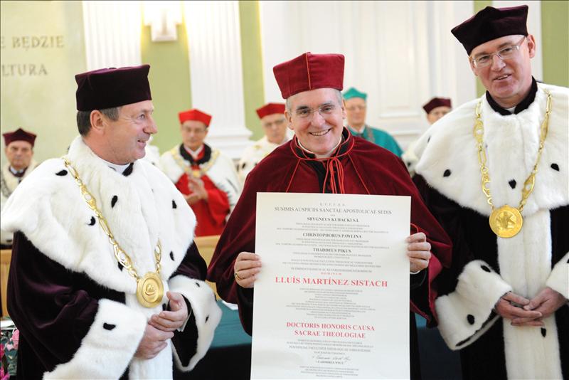 Academic biretta Clearance