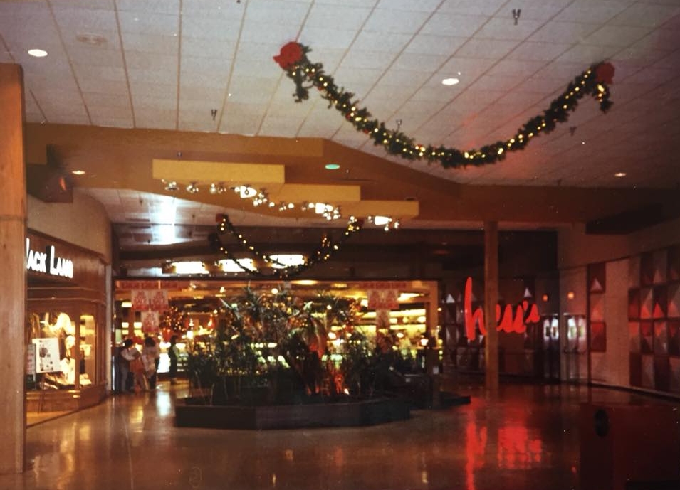 Neon Rocketship Christmas At The Schuylkill Mall
