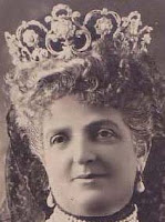 Tiara Mania: Queen Margherita of Italy's Pearl & Diamond Tiara Queen Margherita Italy Savoy Musy Pearl Tiara
