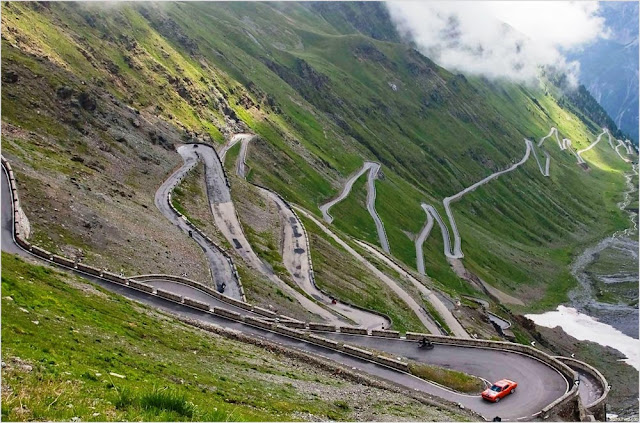 A sinuosa estrada do Passo Stelvio – Itália