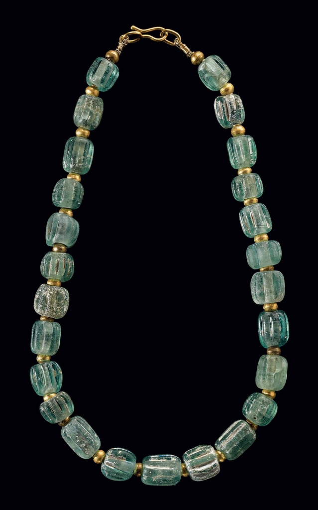Antiguo Imperio Romano Piedra Perlas de Vidrio de joyas en caso de exhibición agradable