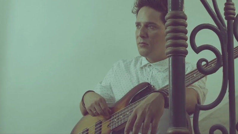 Tesis de Menta - "Caí del Cielo" - Videoclip - Dirección: Mauricio Abad. Portal Del Vídeo Clip Cubano - 03 Tesis de Menta - "Caí del Cielo" - Videoclip - Dirección: Mauricio Abad. Portal Del Vídeo Clip Cubano - 03