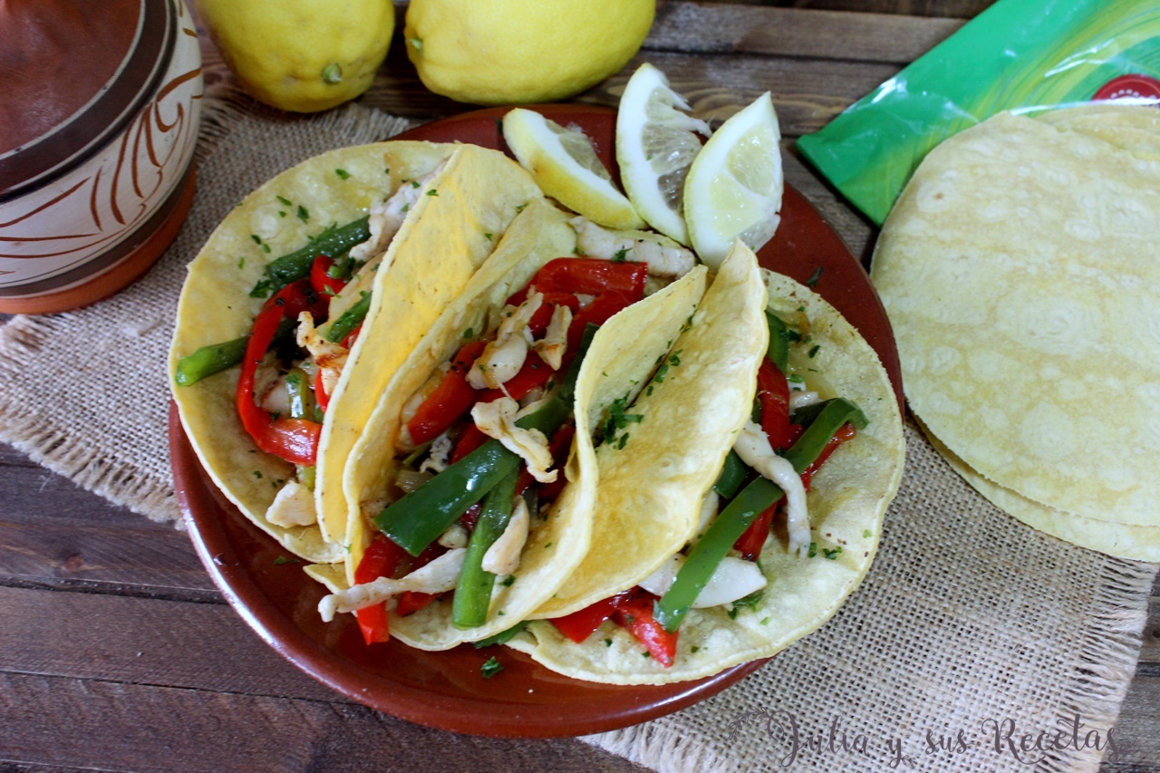 JULIA Y SUS RECETAS Tacos de pollo y pimientos