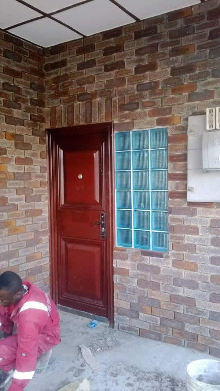 WE SELL SOUTH AFRICAN FACING BRICKS