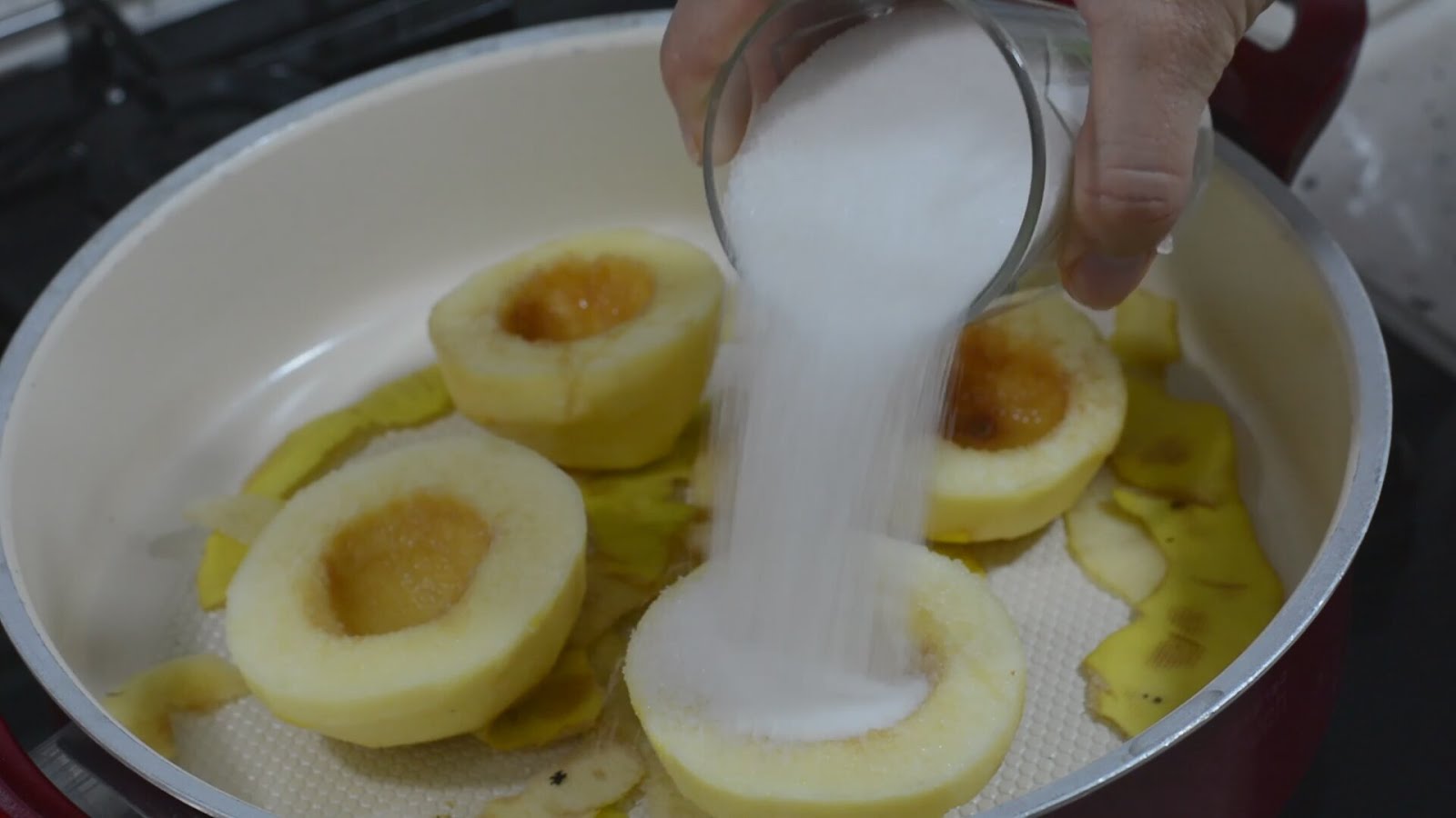 Kaymaklı Ayva Tatlısı Tarifi Kaymaklı Ayva Tatlısı Tarifi
