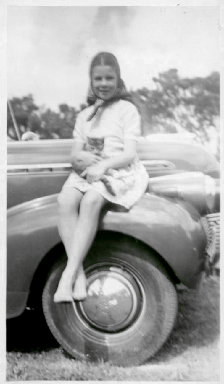 Go Over There By The Car 34 Funny Vintage Snapshots Captured Women Sitting On Their Car