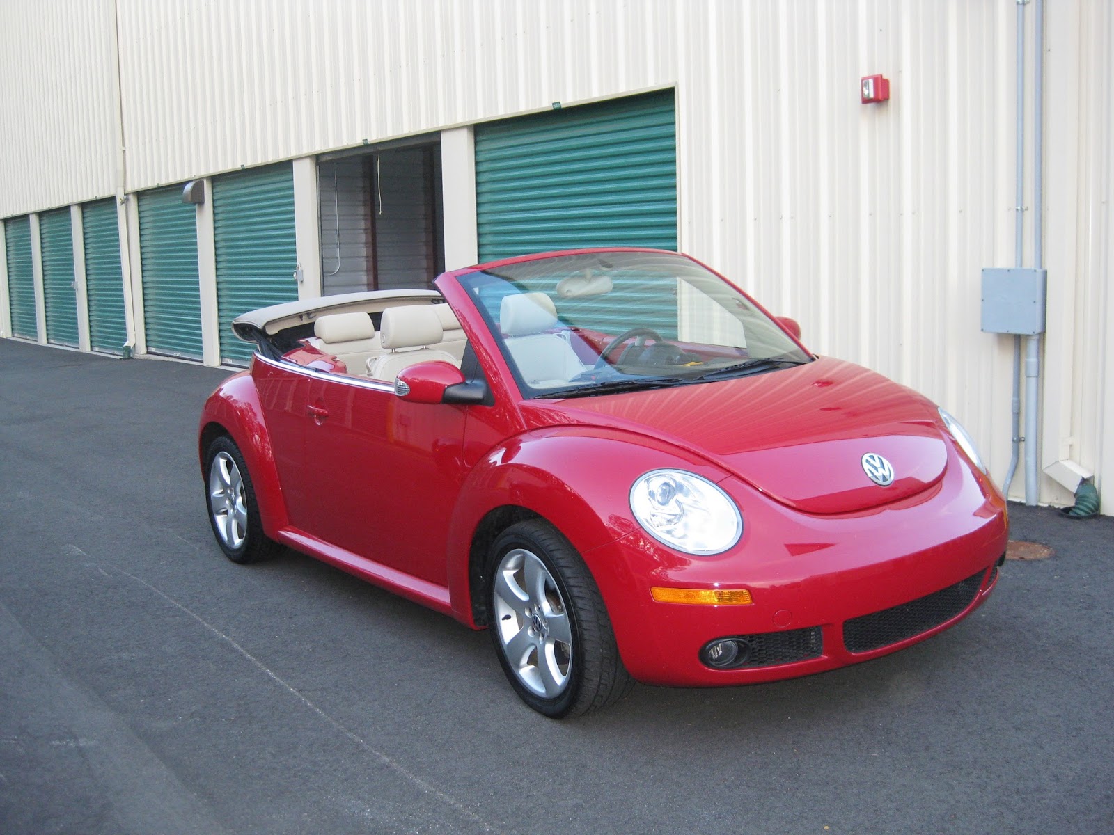 RUE MOUFFETARD: 2006 V.W.BEETLE CONVERTIBLE FOR SALE NYC.......