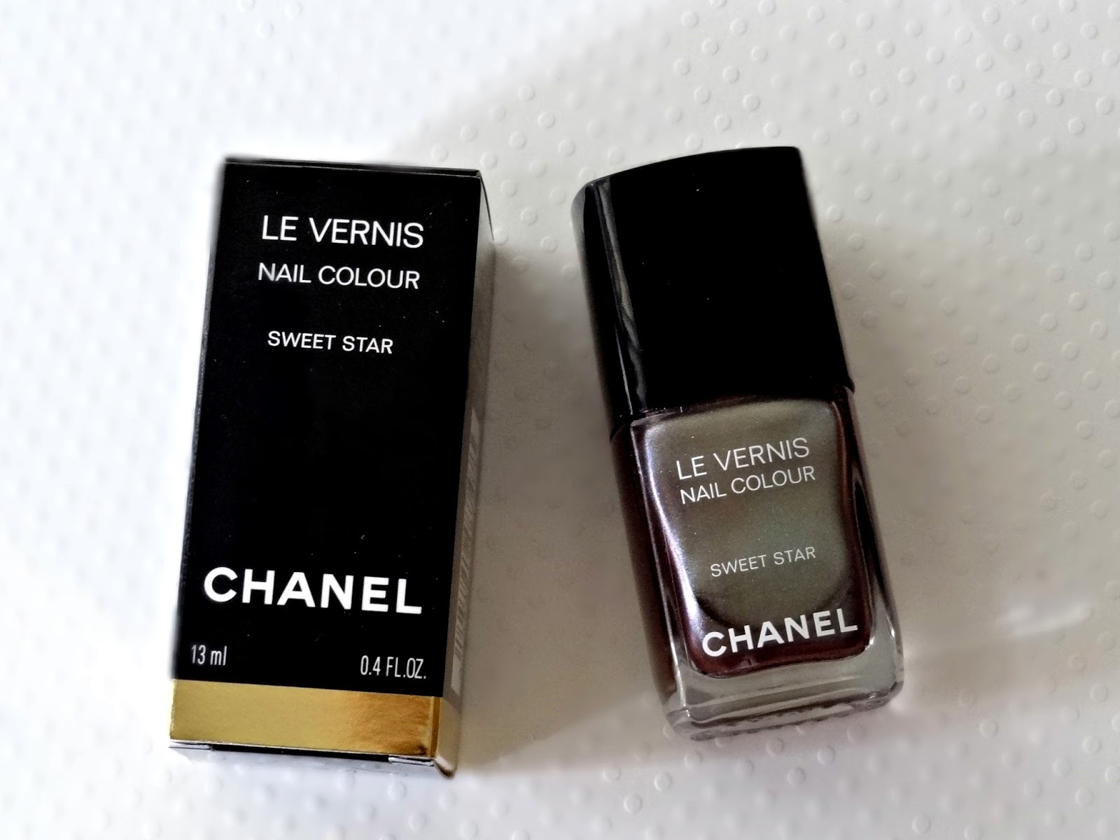 Chanel Le Vernis in Sweet Star Review, Photos & Swatches