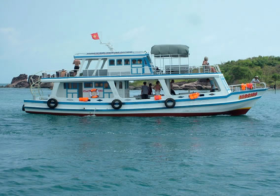 Tàu câu cá Phú Quốc