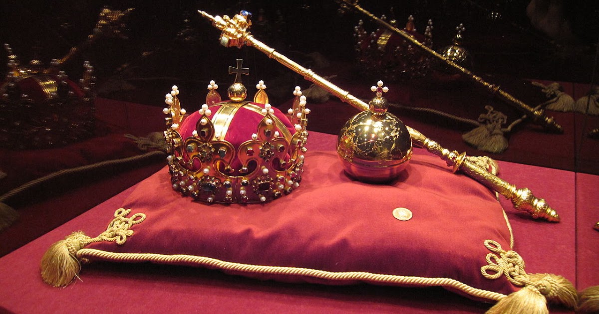 Extra Light THE HONOURS OF SCOTLAND (The Scottish Crown Jewels)