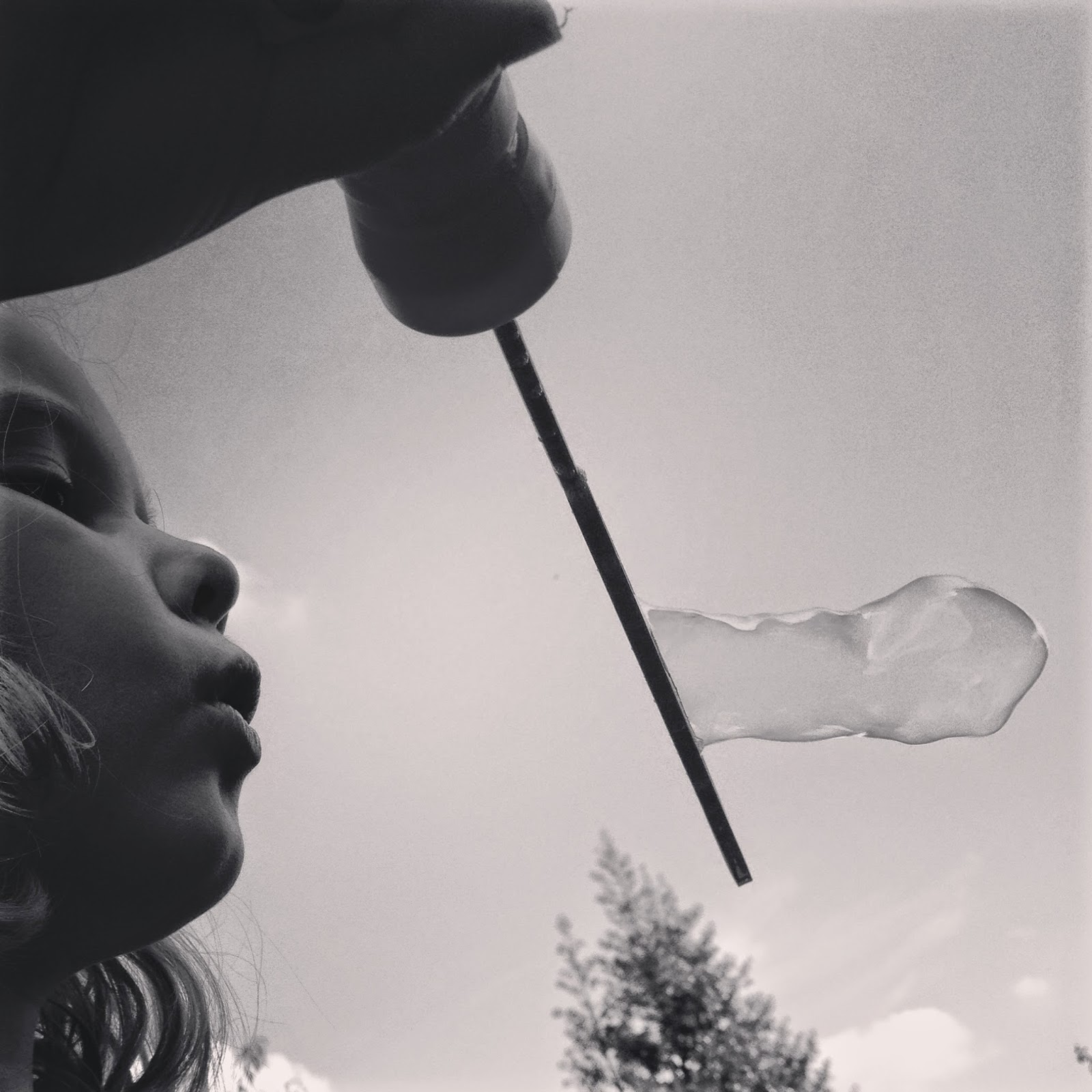 Bubble blowing - Fivegoblogging