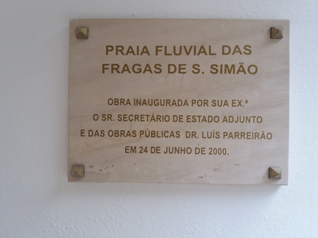 Placa inauguração Praia Fluvial Fragas S. Simão