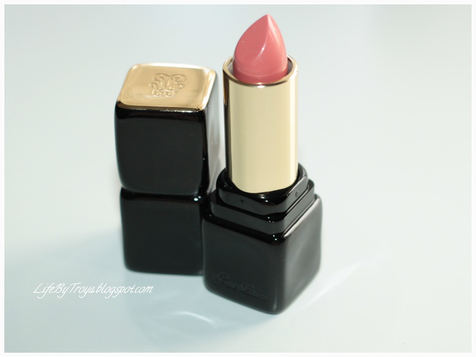 Guerlain kisskiss 309. Guerlain kiss kiss liquid lipstick. Guerlain kisskiss 308. Guerlain kisskiss 307. герлен кис кис.