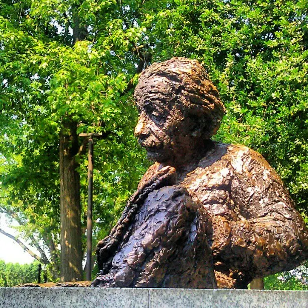 Berks Robert 1922-2011 | American sculptor | Albert Einstein Memorial | Washington DC 1979