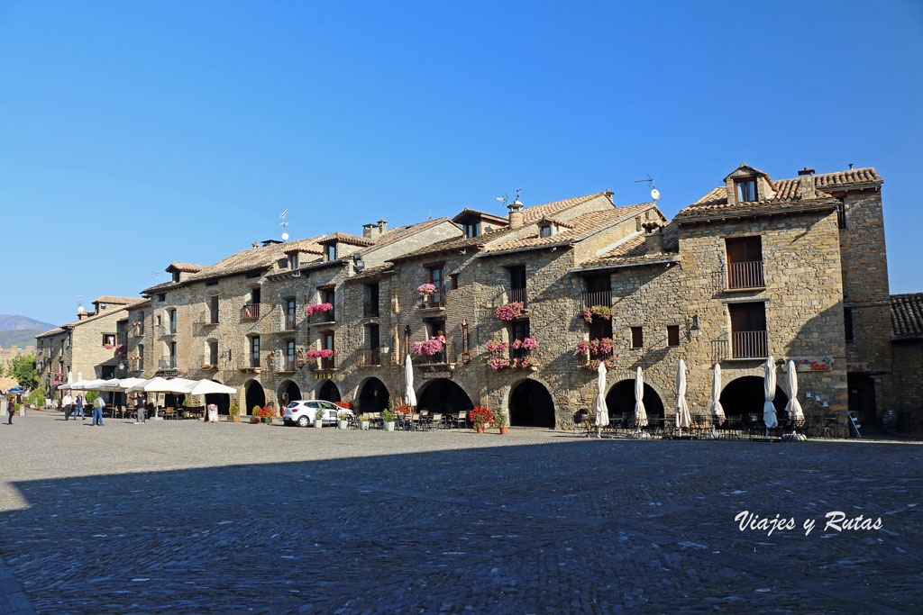 Plaza Mayor de Aínsa, Huesca