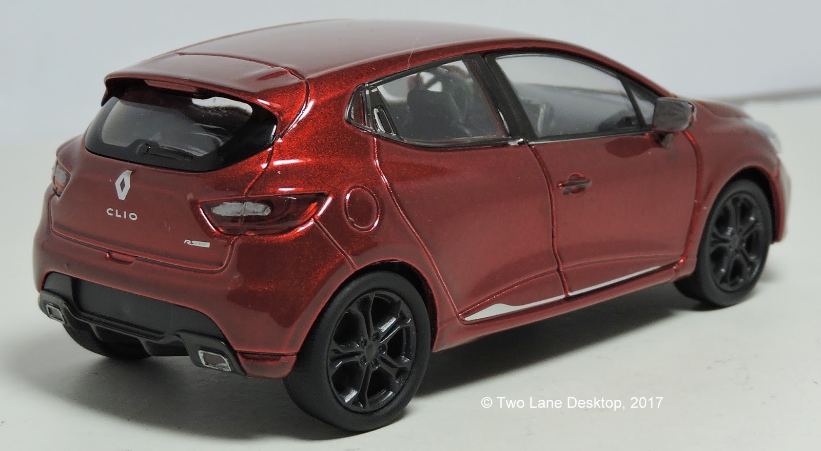 Коллекционная машинка Renault Clio RS